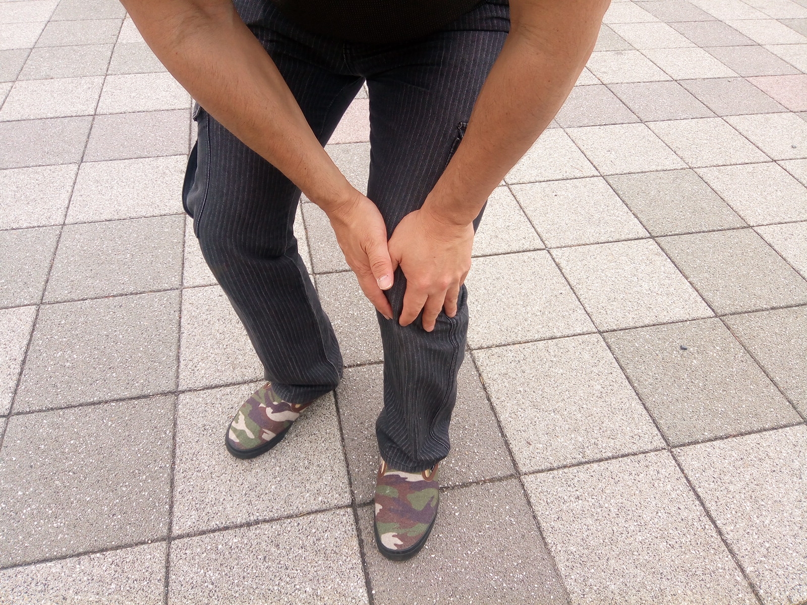 【膝の水、膝痛】　30代男性　会社員